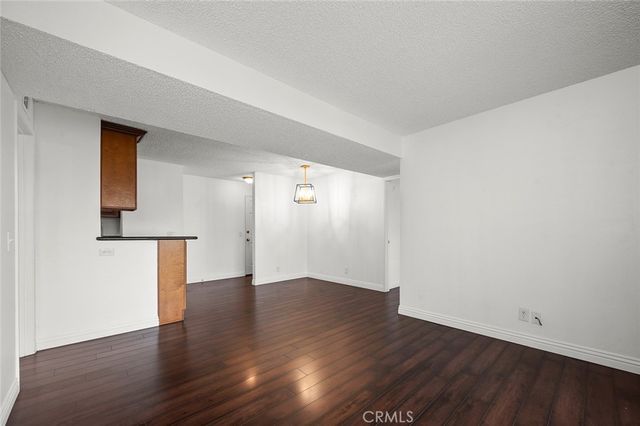 2507 E 15th Street 204, Long Beach, CA 90804