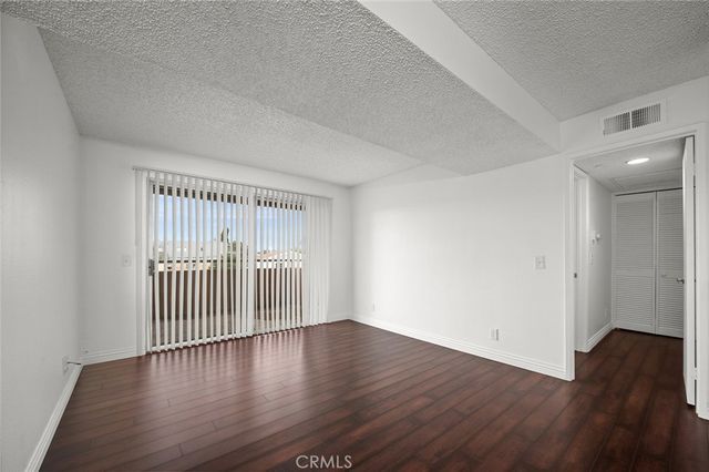 2507 E 15th Street 204, Long Beach, CA 90804