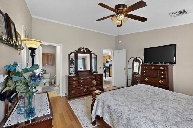 8709 Odin Road SW, Albuquerque, NM 87121