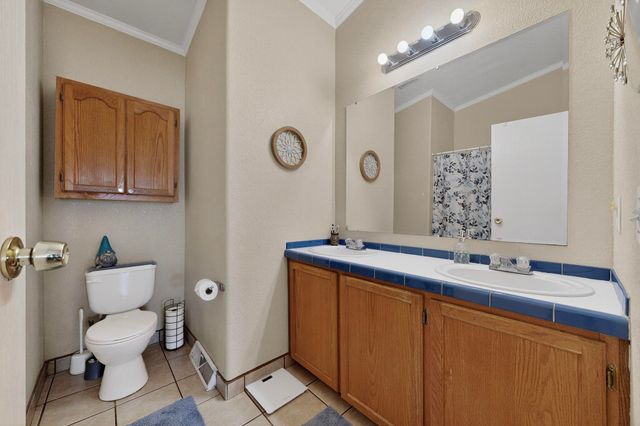 8709 Odin Road SW, Albuquerque, NM 87121