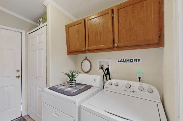 8709 Odin Road SW, Albuquerque, NM 87121