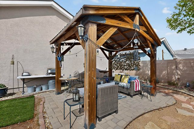 8709 Odin Road SW, Albuquerque, NM 87121