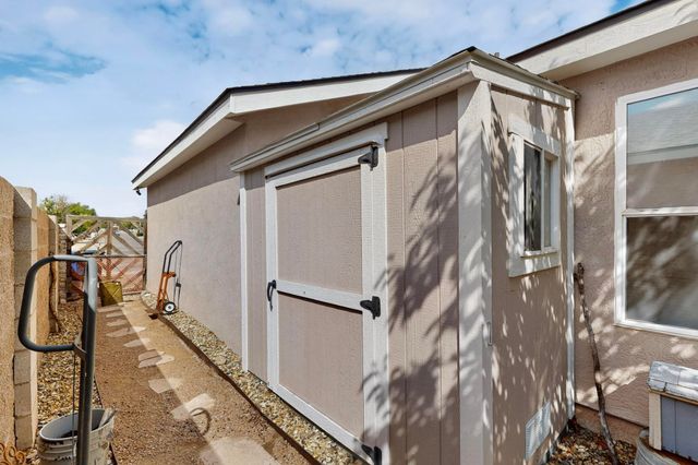 8709 Odin Road SW, Albuquerque, NM 87121