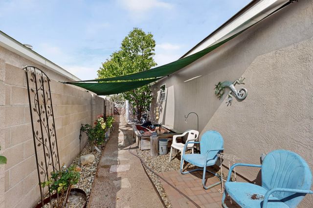 8709 Odin Road SW, Albuquerque, NM 87121