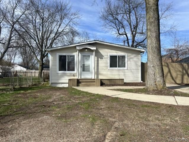 4024 Wenonah Lane, Waterford Charter Township, MI 48328