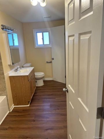 4024 Wenonah Lane, Waterford Charter Township, MI 48328