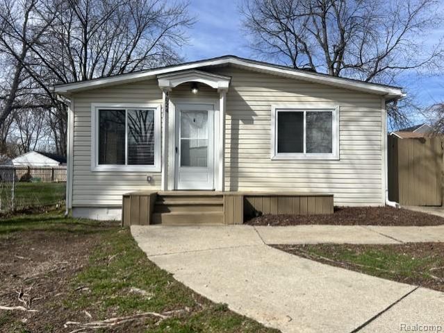 4024 Wenonah Lane, Waterford Charter Township, MI 48328