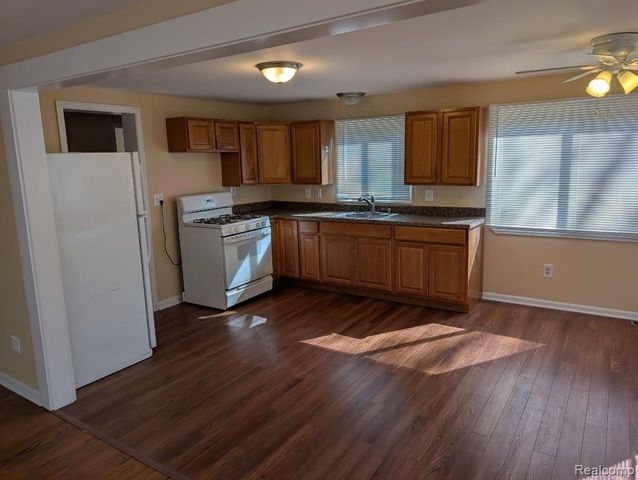 4024 Wenonah Lane, Waterford Charter Township, MI 48328