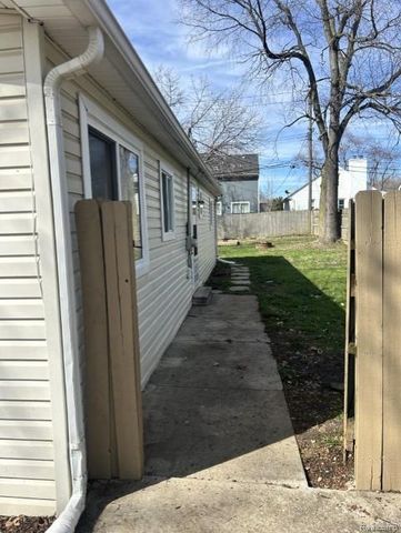 4024 Wenonah Lane, Waterford Charter Township, MI 48328