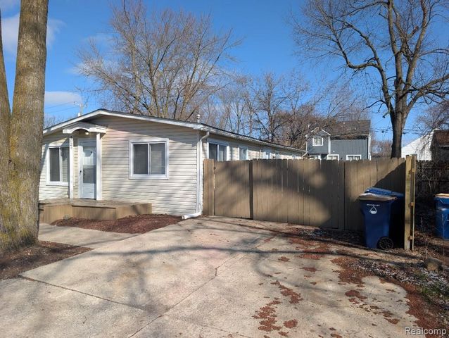 4024 Wenonah Lane, Waterford Charter Township, MI 48328