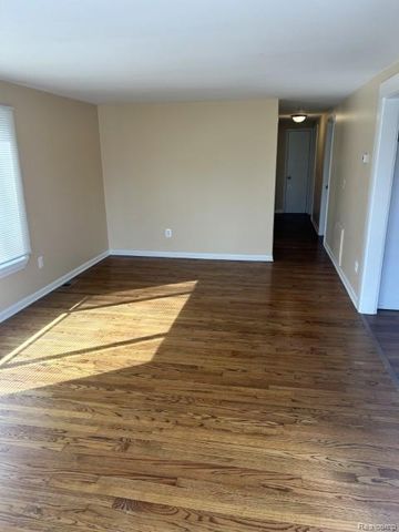 4024 Wenonah Lane, Waterford Charter Township, MI 48328