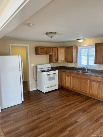4024 Wenonah Lane, Waterford Charter Township, MI 48328