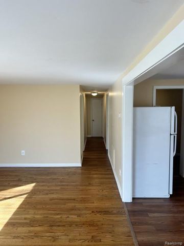 4024 Wenonah Lane, Waterford Charter Township, MI 48328