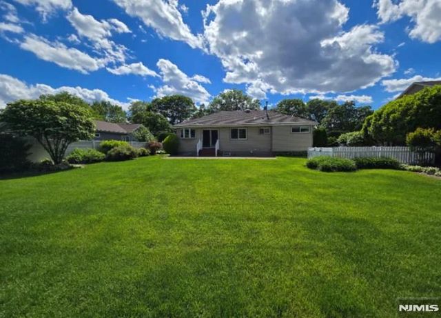 9 Harris Place 1X, Fair Lawn, NJ 07410