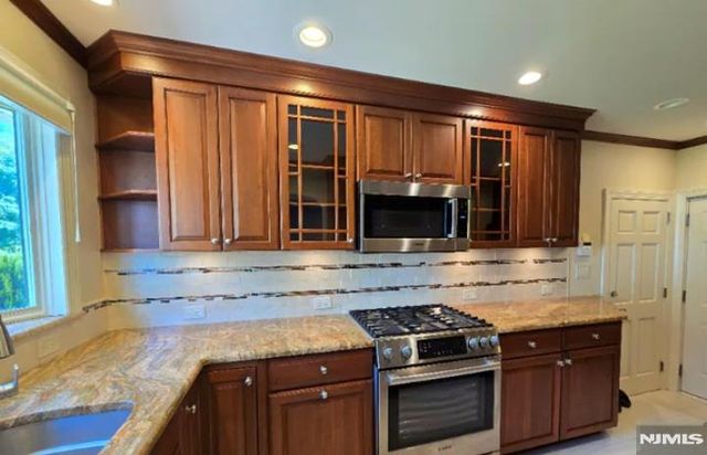 9 Harris Place 1X, Fair Lawn, NJ 07410