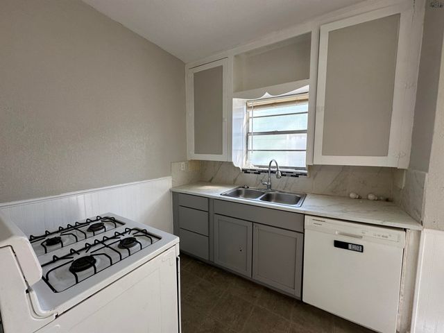 1657 KEELER AVENUE, Wichita Falls, TX 76301