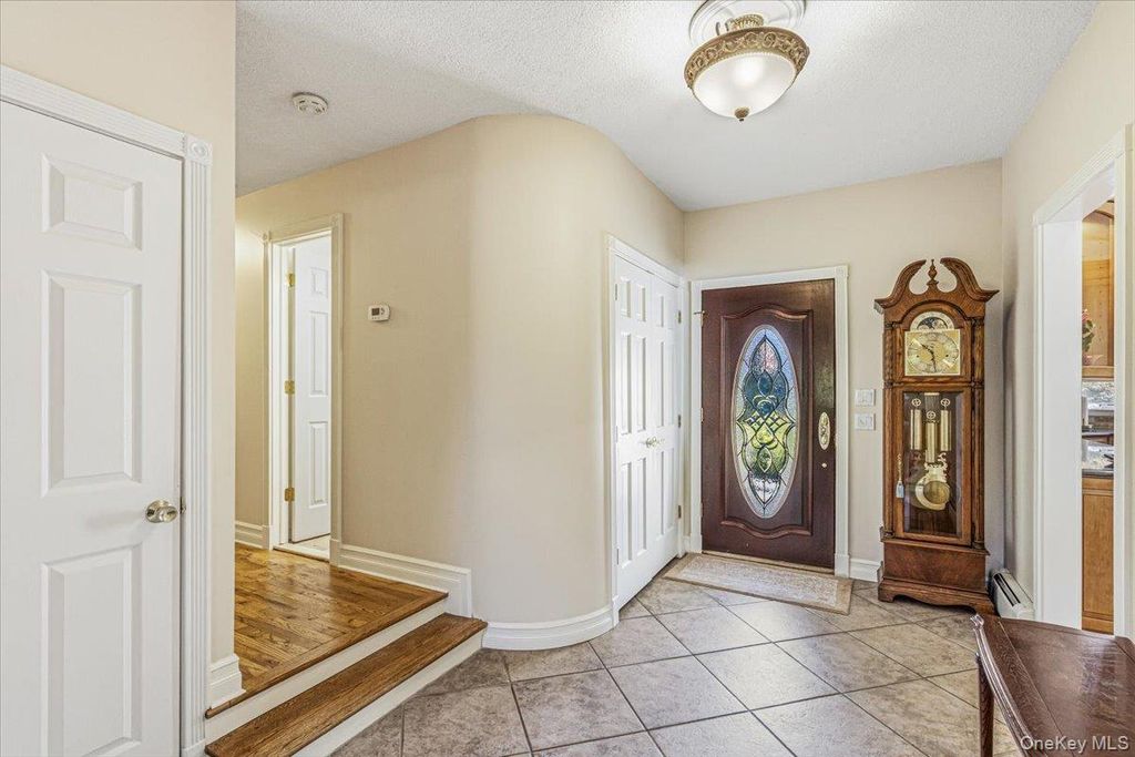 31 Dehan Street, Smithtown, NY 11787 — photo 5