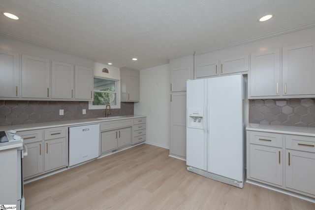 2 Buckhorn Drive, Greenville, SC 29609
