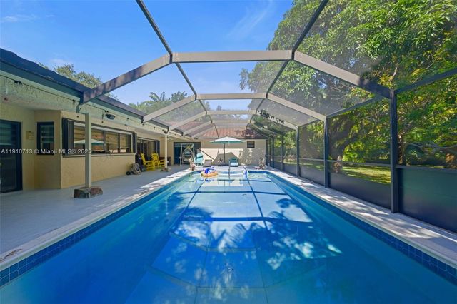 13575 SW 69th Ct, Pinecrest, FL 33156