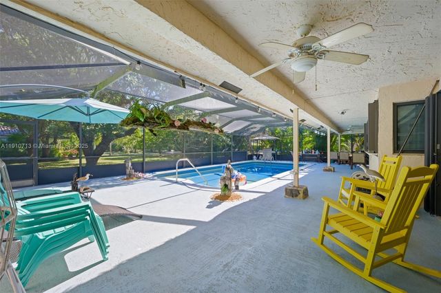 13575 SW 69th Ct, Pinecrest, FL 33156