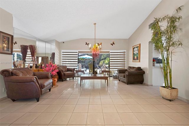 13575 SW 69th Ct, Pinecrest, FL 33156