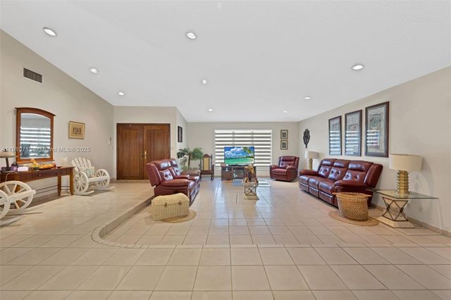 13575 SW 69th Ct, Pinecrest, FL 33156