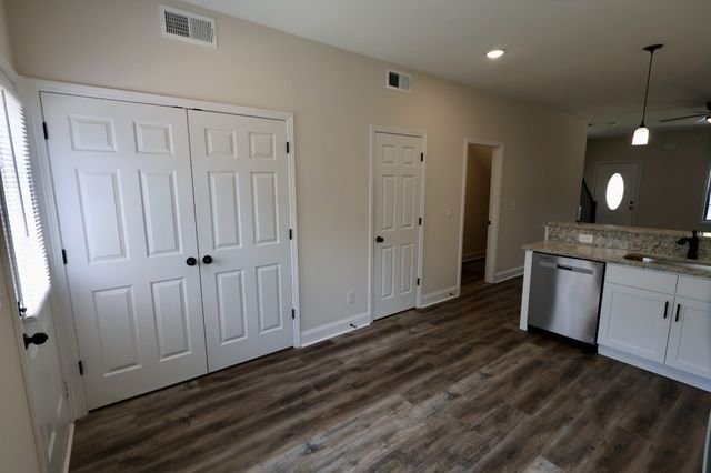 500 Peachers Mill Rd Unit B1, Clarksville, TN 37042