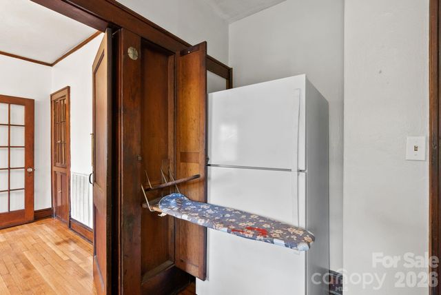 15 Conestee Place, Asheville, NC 28801