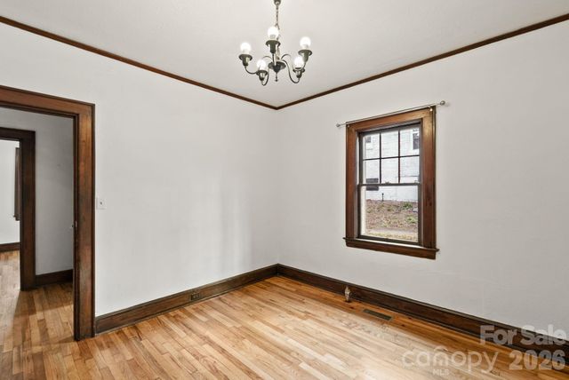 15 Conestee Place, Asheville, NC 28801