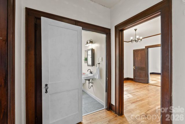 15 Conestee Place, Asheville, NC 28801