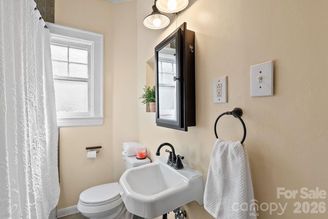 15 Conestee Place, Asheville, NC 28801