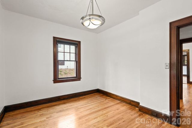 15 Conestee Place, Asheville, NC 28801