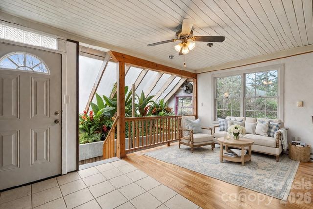 15 Conestee Place, Asheville, NC 28801