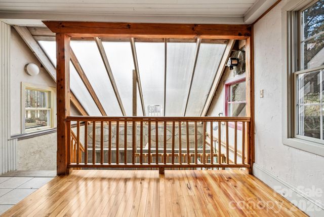 15 Conestee Place, Asheville, NC 28801