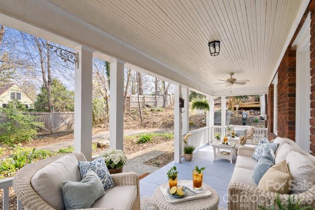 15 Conestee Place, Asheville, NC 28801