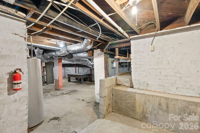 15 Conestee Place, Asheville, NC 28801