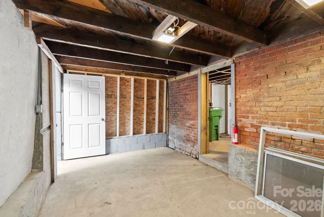 15 Conestee Place, Asheville, NC 28801