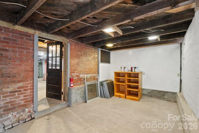 15 Conestee Place, Asheville, NC 28801