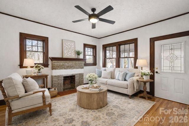 15 Conestee Place, Asheville, NC 28801