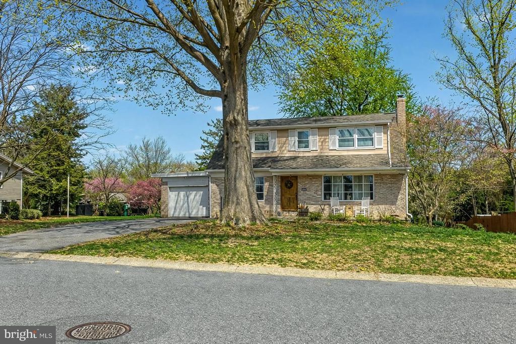 1137 DEVONSHIRE RD, Lancaster, PA 17601