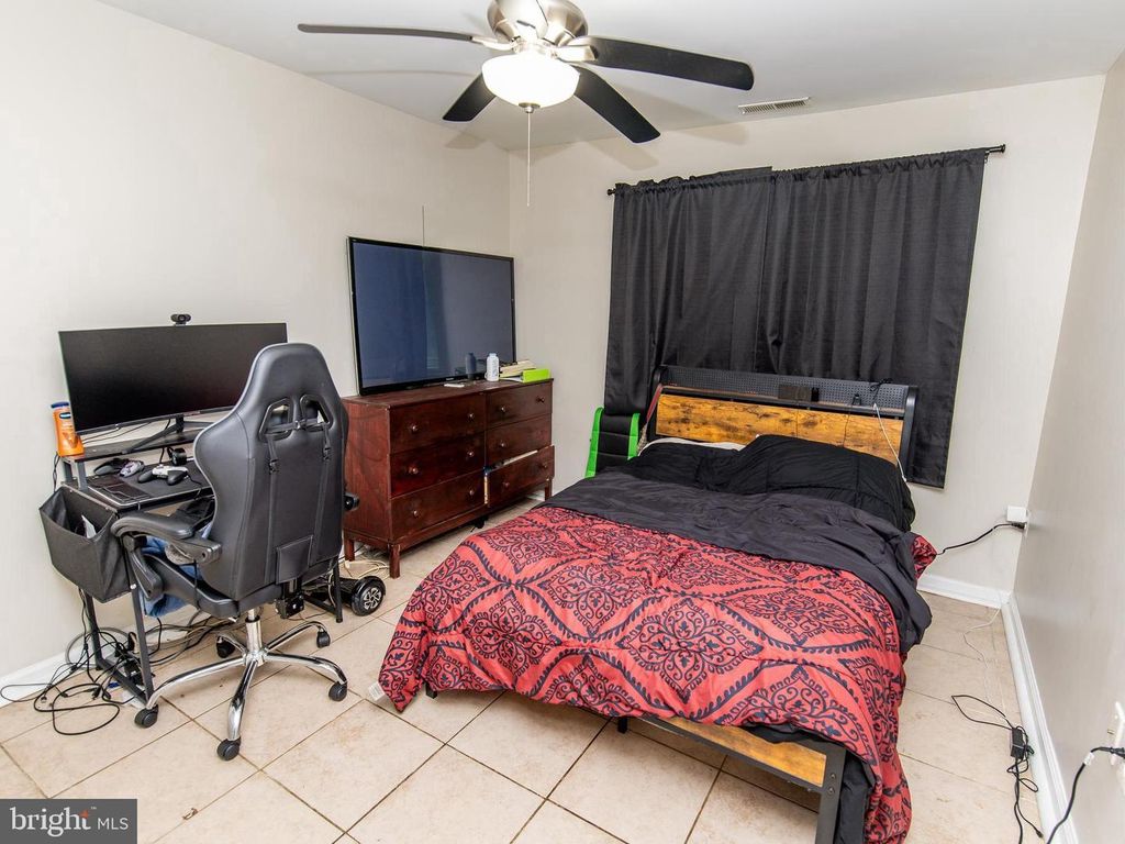 Image 11 of property listing at 3934 BEL PRE RD #3934-2, Silver Spring, MD 20906