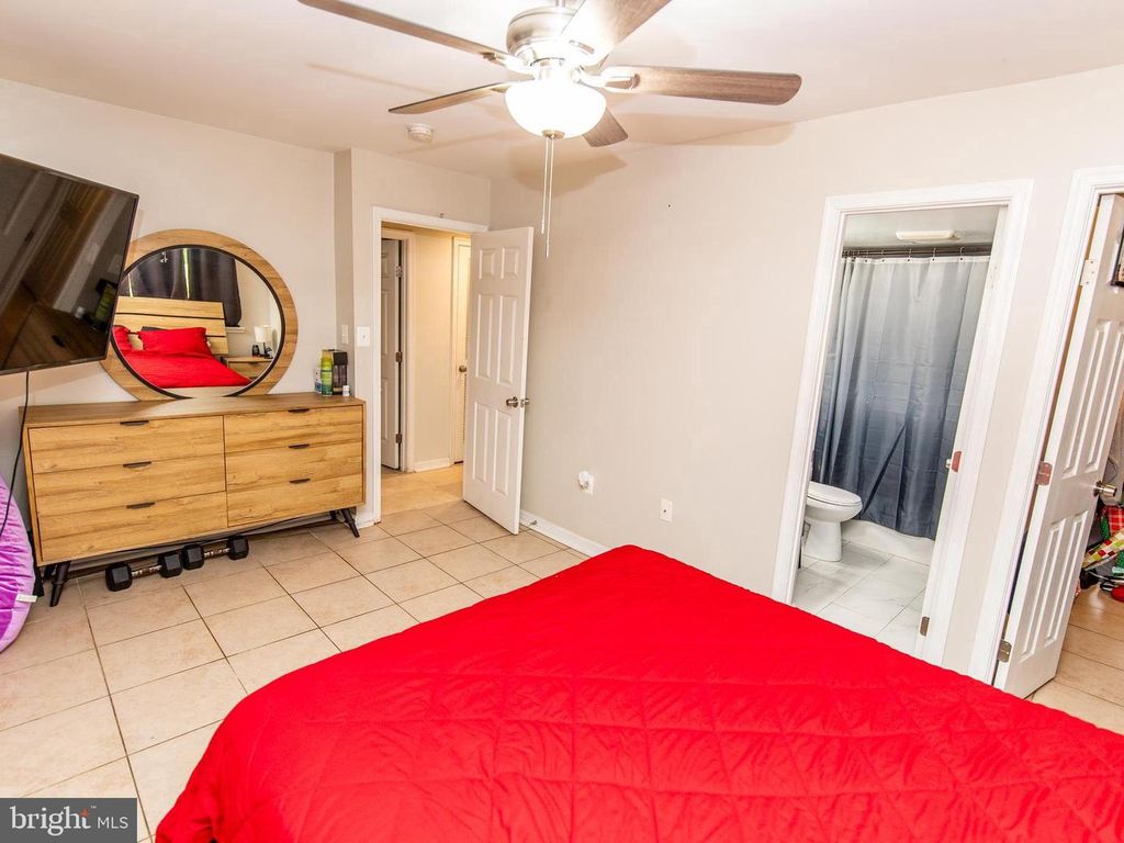 Image 17 of property listing at 3934 BEL PRE RD #3934-2, Silver Spring, MD 20906