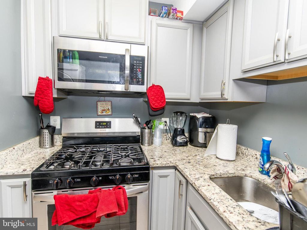 Image 8 of property listing at 3934 BEL PRE RD #3934-2, Silver Spring, MD 20906