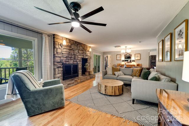 603 Hemlock Hills Drive, Franklin, NC 28734