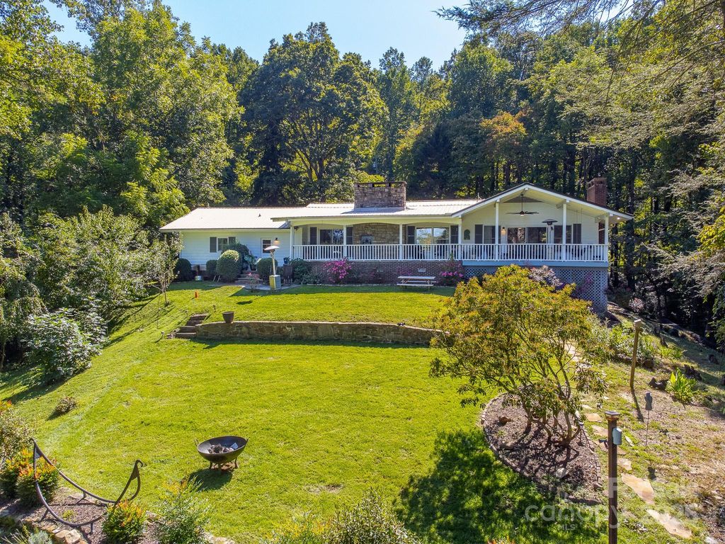 603 Hemlock Hills Drive, Franklin, NC 28734