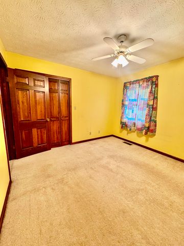 137 Woodland Trail Road, Pineville, KY 40977