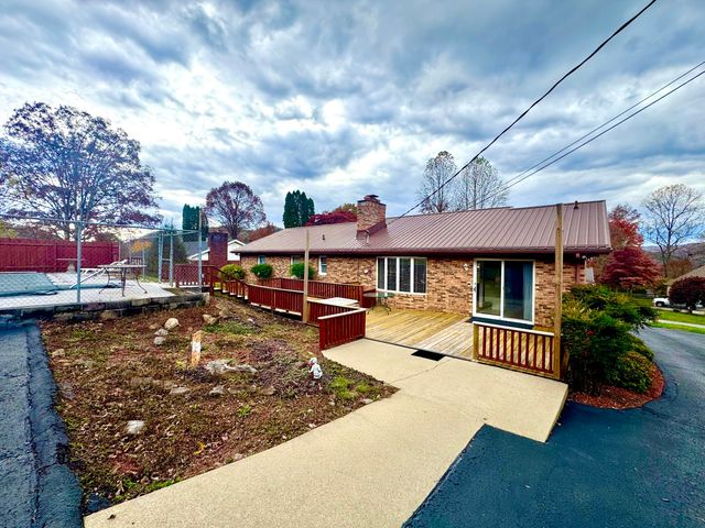 137 Woodland Trail Road, Pineville, KY 40977