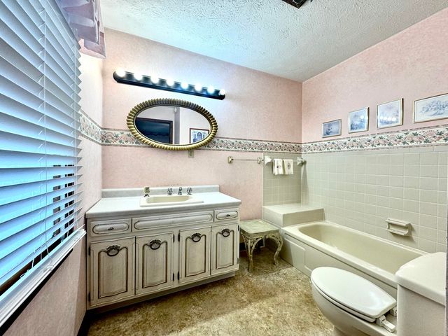 137 Woodland Trail Road, Pineville, KY 40977