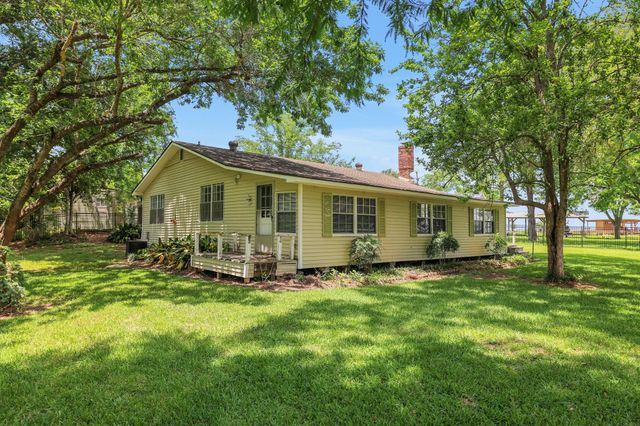 151 Lakeview Circle, Coldspring, TX 77331