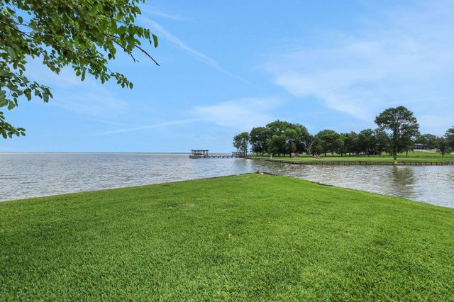 151 Lakeview Circle, Coldspring, TX 77331